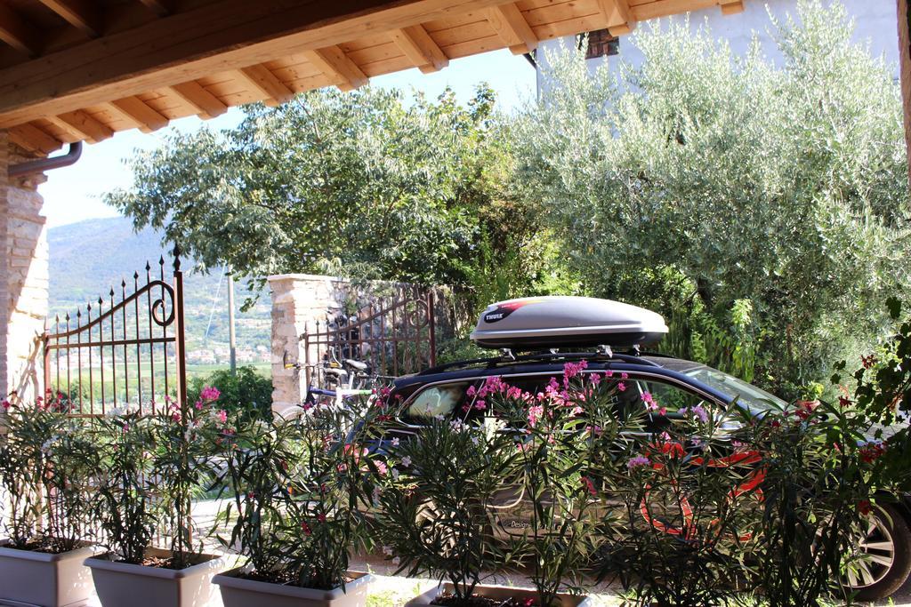 Ferienwohnung Giardino Degli Ulivi Caprino Veronese Exterior foto